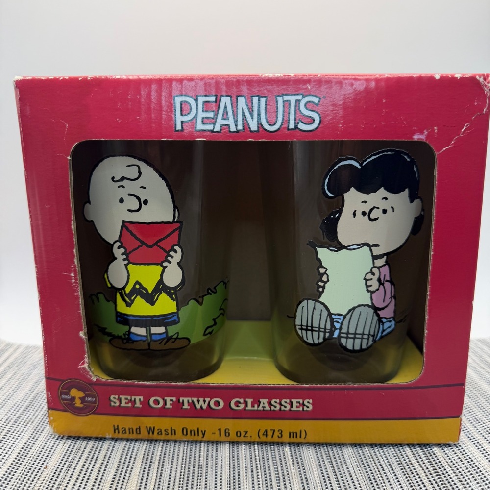 Peanuts Charlie Brown Lucy 16oz Glass Set of 2 Vandor 54561 Vintage Style Boxed